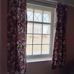 Wiisalan Kartano Bed & Breakfast *